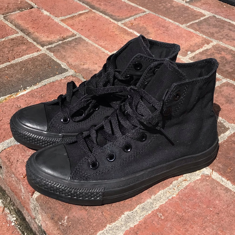 Converse High Top All Black size 6